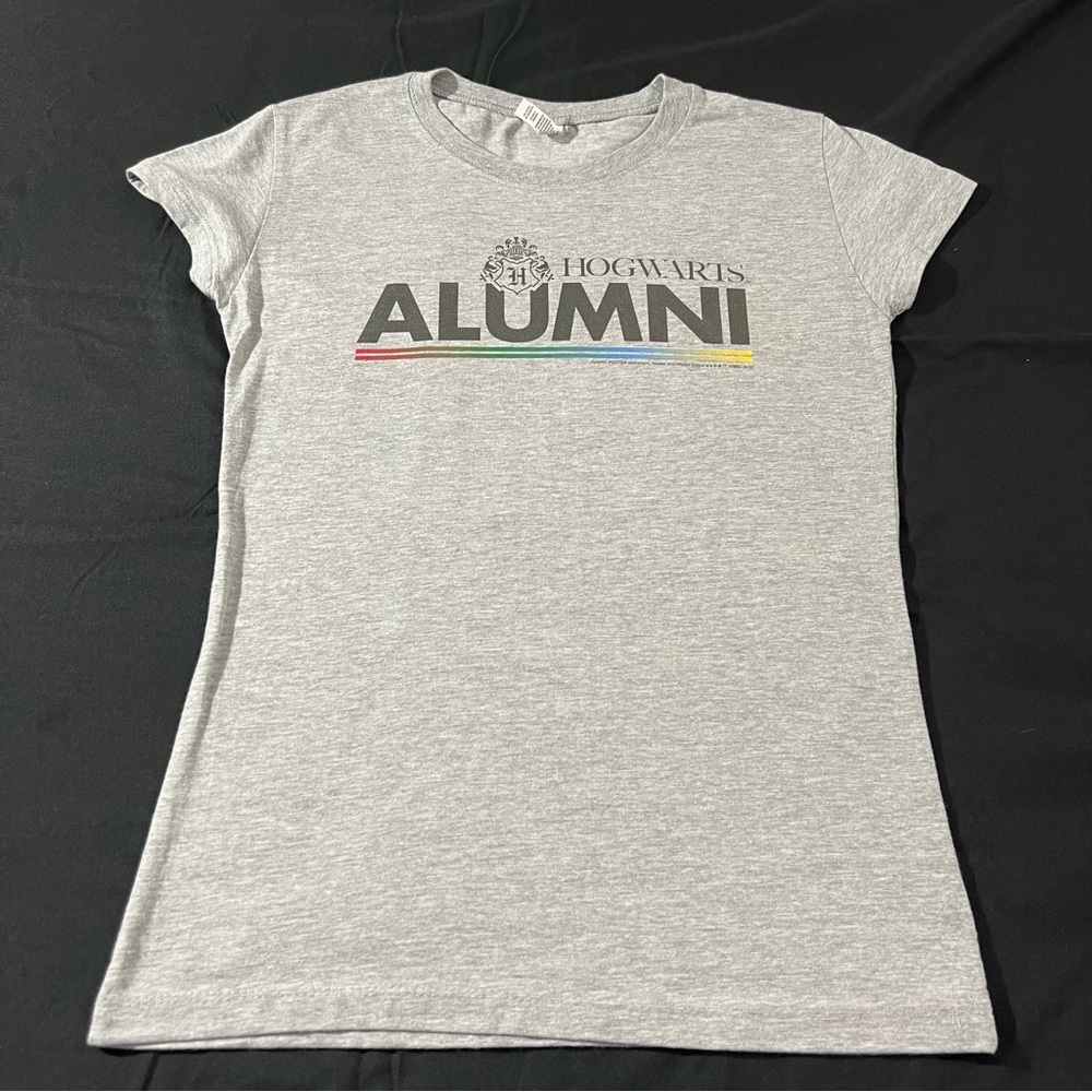 Harry Potter Hogwarts Alumni T-Shirt Size Juniors XL Zuni sportswear academia